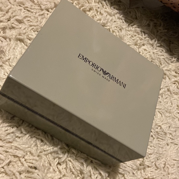 Emporio Armani womens watch - Picture 6 of 7